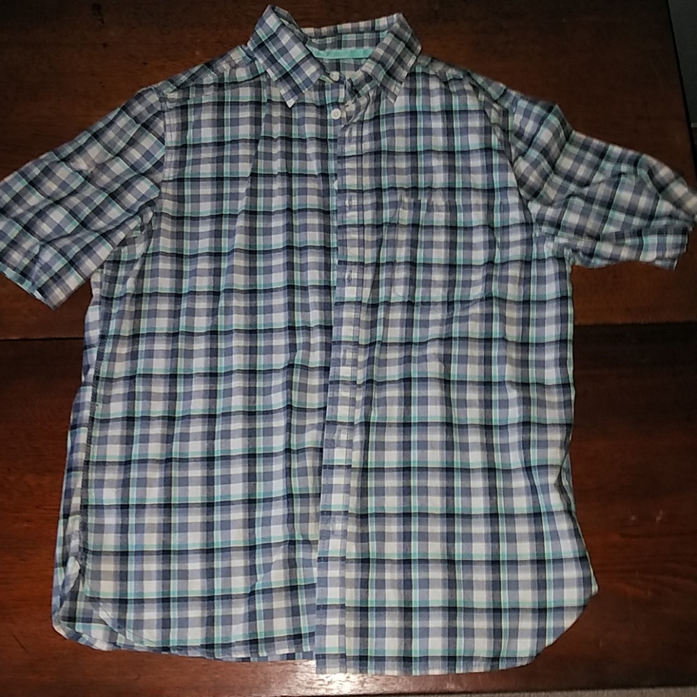 Button up short sleeve shirt